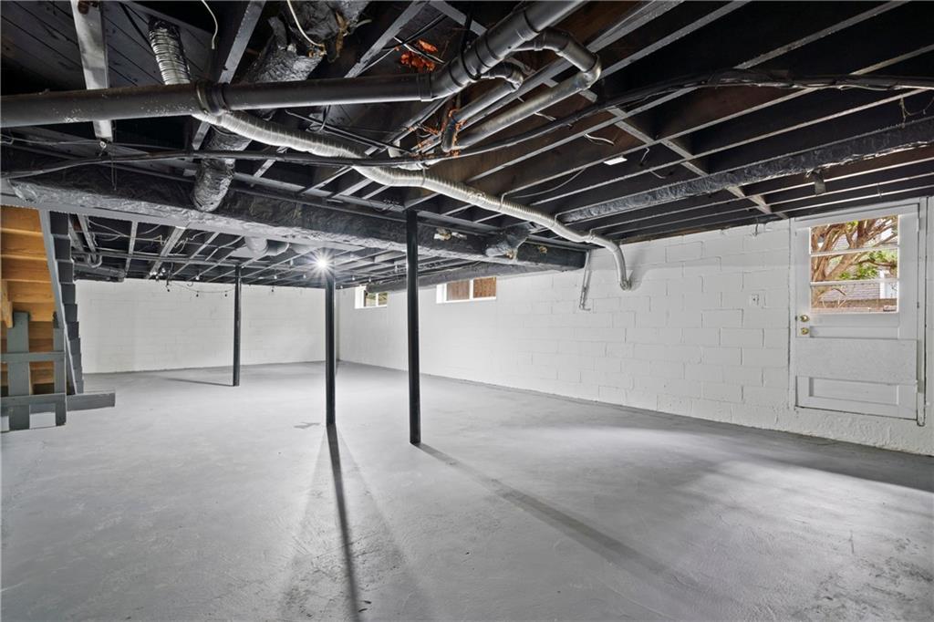 3363 Briarcliff Road Northeast Atlanta, GA 30345 - Photo 38 of 44 a view of empty room