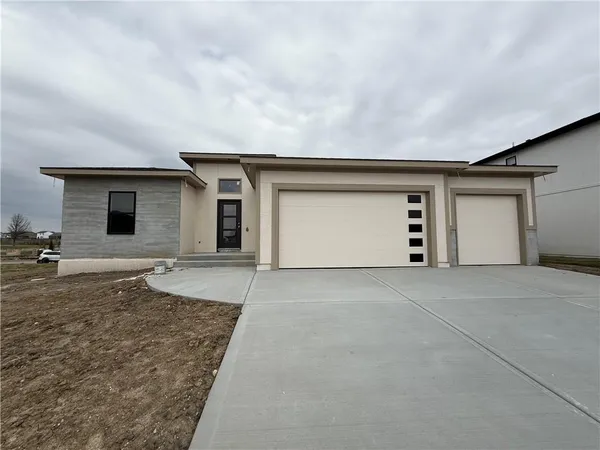 $535,000 | 27604 East 128th Court, Lee's Summit, MO 64086