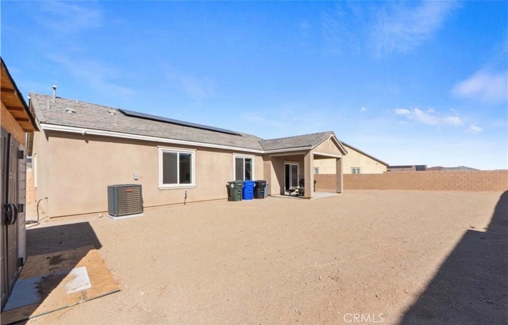 12383 Ranchito Way Victorville, CA 92392 - Photo 11 of 16