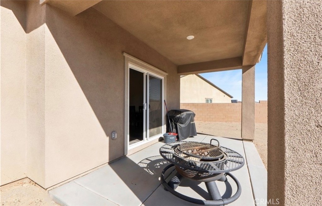 12383 Ranchito Way Victorville, CA 92392 - Photo 9 of 16