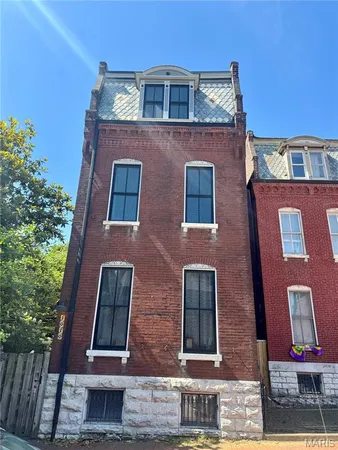 $1,875 | 1010 Allen Avenue, Unit 2F, St. Louis, MO 63104