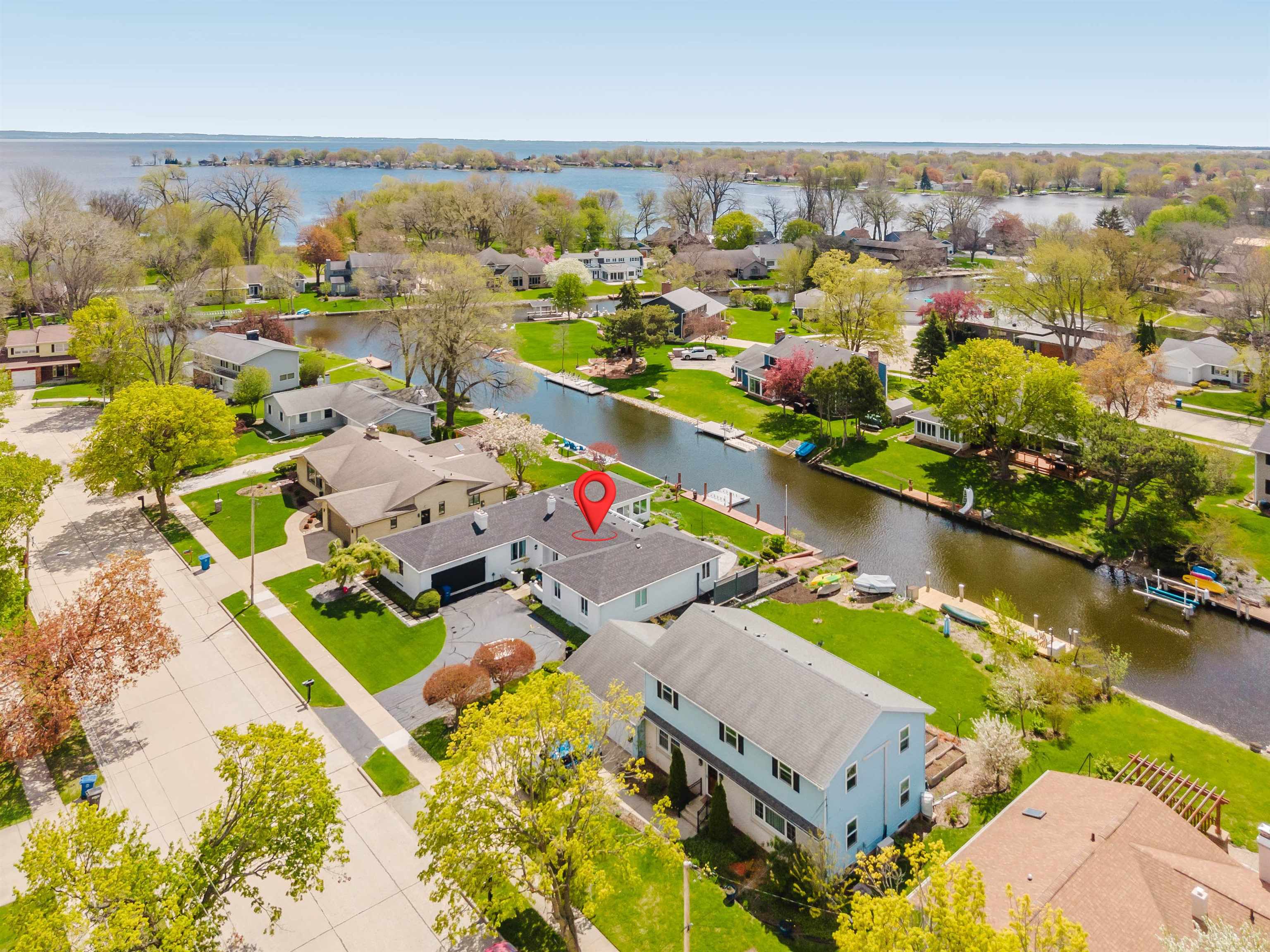 933 Starboard Court Oshkosh, WI 54901 - Photo 2 of 66