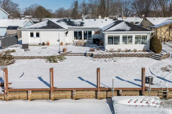 $699,900 | 933 Starboard Court, Oshkosh, WI 54901
