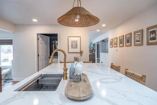 $699,900 | 933 Starboard Court, Oshkosh, WI 54901