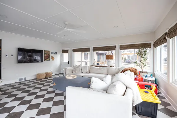 $699,900 | 933 Starboard Court, Oshkosh, WI 54901