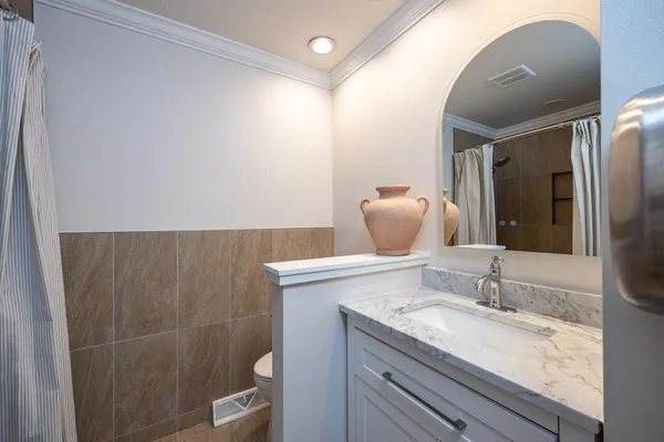 $699,900 | 933 Starboard Court, Oshkosh, WI 54901