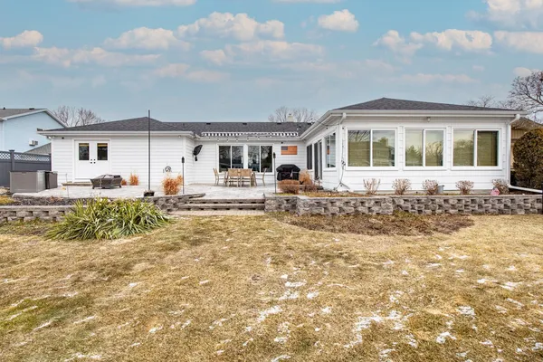 $699,900 | 933 Starboard Court, Oshkosh, WI 54901