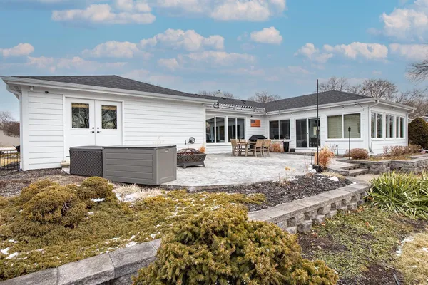 $699,900 | 933 Starboard Court, Oshkosh, WI 54901
