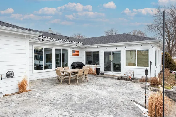 $699,900 | 933 Starboard Court, Oshkosh, WI 54901