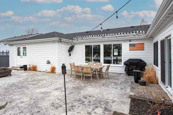 $699,900 | 933 Starboard Court, Oshkosh, WI 54901