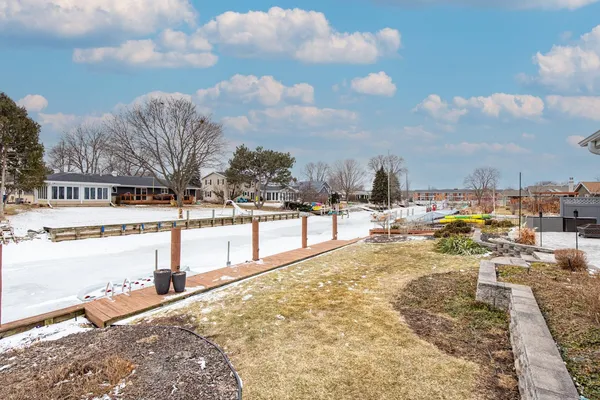 $699,900 | 933 Starboard Court, Oshkosh, WI 54901