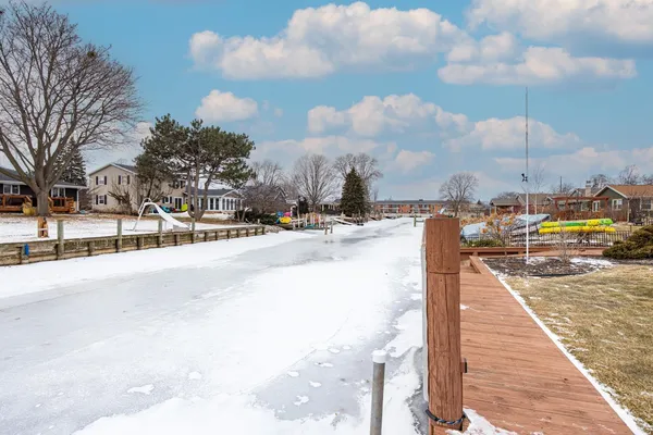 $699,900 | 933 Starboard Court, Oshkosh, WI 54901