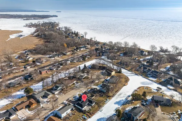 $699,900 | 933 Starboard Court, Oshkosh, WI 54901