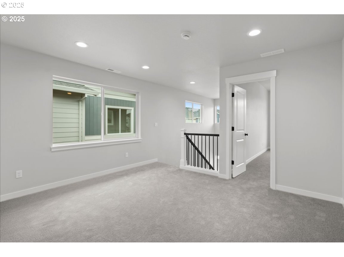 3574 Southeast 86th Avenue Hillsboro, OR 97123 - Photo 4 of 16