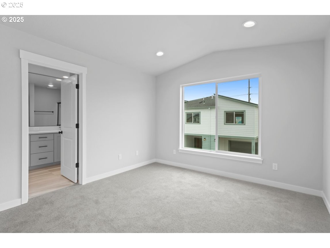 3574 Southeast 86th Avenue Hillsboro, OR 97123 - Photo 5 of 16