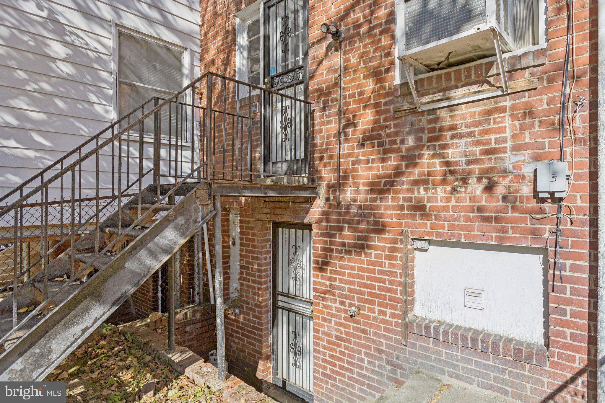1633 R Street Southeast Washington, DC 20020 - Photo 33 of 44 a view of a brick building