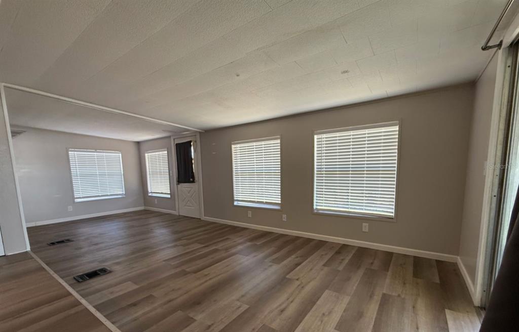 37814 Daughtery Road Zephyrhills, FL 33541 - Photo 2 of 9