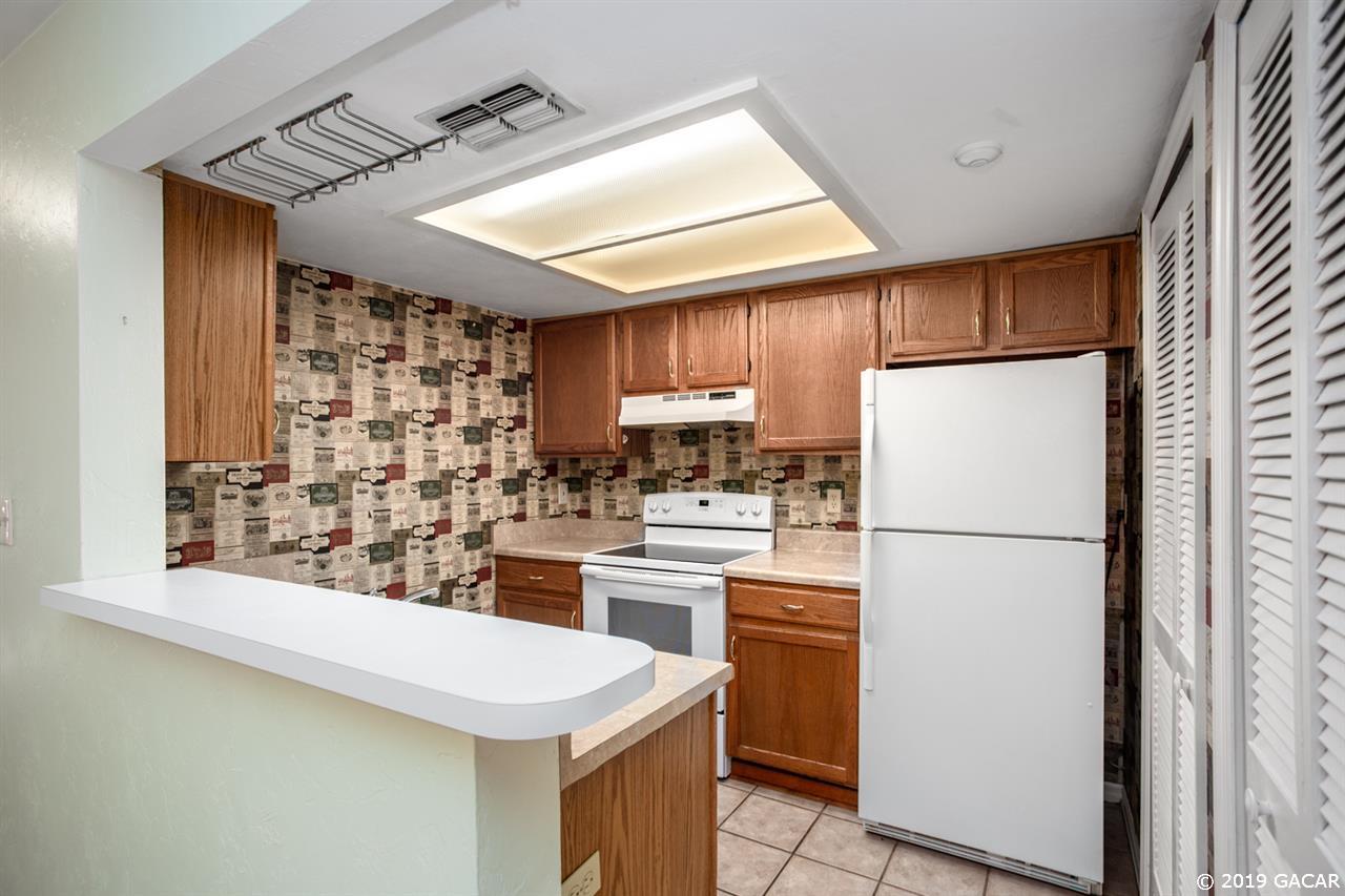 933 Southwest 56th Terrace Gainesville, FL 32607 - Photo 5 of 27