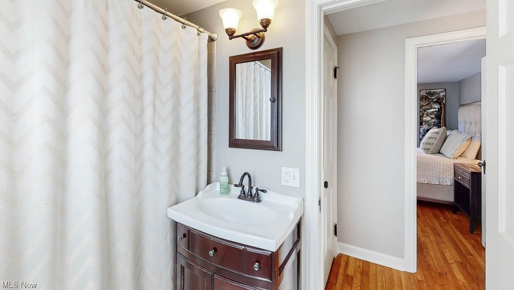 3554 Radcliffe Road Cleveland Heights, OH 44121 - Photo 27 of 35 Upstairs bath