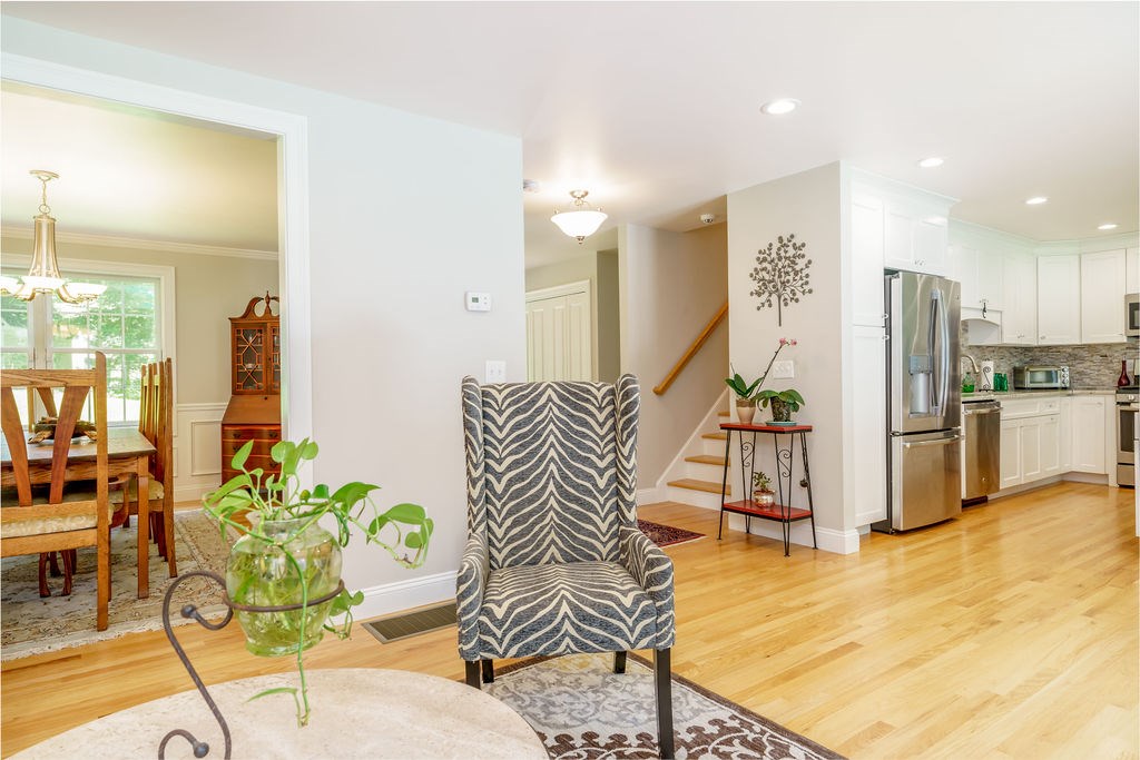 2240 Division Road East Greenwich, RI 02818 - Photo 5 of 34 Gallery Image 5