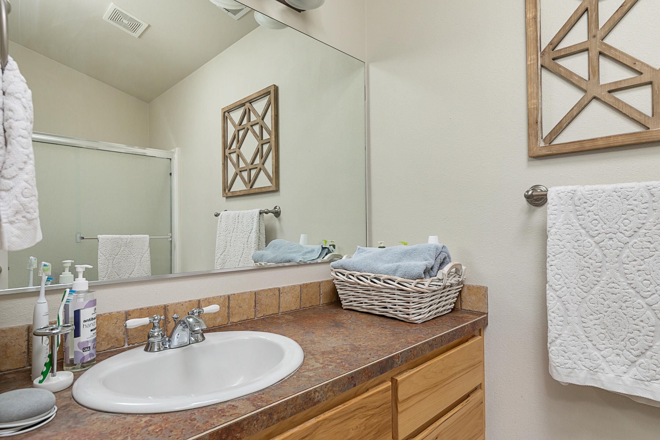 20871 Nova Loop Bend, OR 97701 - Photo 10 of 17 2021_04_20_20781_nova_loop-15