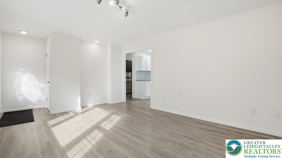 395 Sullivan Trail Long Pond, PA 18334 - Photo 13 of 50 Living Room