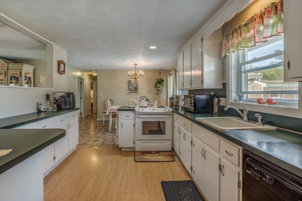 6 Algonquin Road Danvers, MA 01923 - Photo 14 of 30 Gallery Image 14