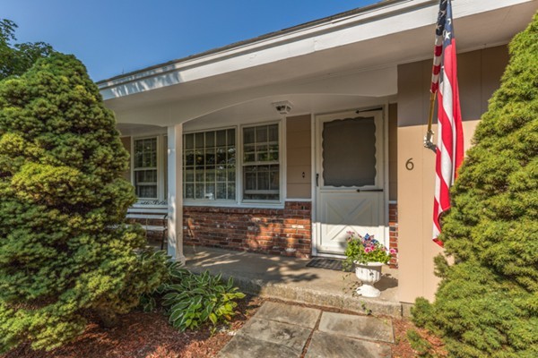 6 Algonquin Road Danvers, MA 01923 - Photo 3 of 30 Gallery Image 3