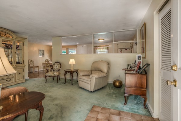6 Algonquin Road Danvers, MA 01923 - Photo 4 of 30 Gallery Image 4