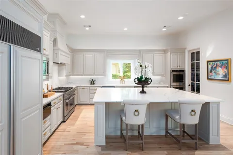 $3,995,000 | 2 Manzano Circle, Dallas, TX 75230