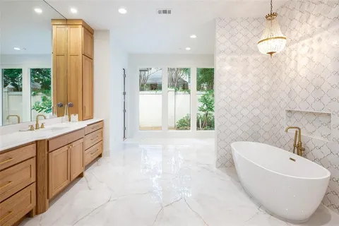 $3,995,000 | 2 Manzano Circle, Dallas, TX 75230