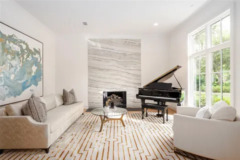 $3,995,000 | 2 Manzano Circle, Dallas, TX 75230