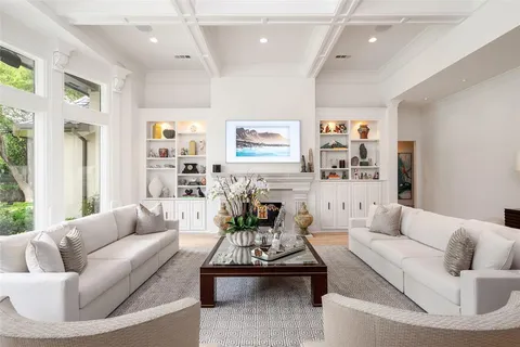 $3,995,000 | 2 Manzano Circle, Dallas, TX 75230