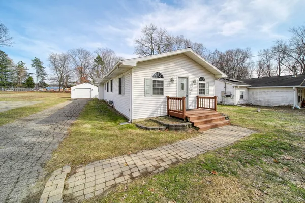 $215,000 | 211 Hackett Street, Jackson, MI 49201