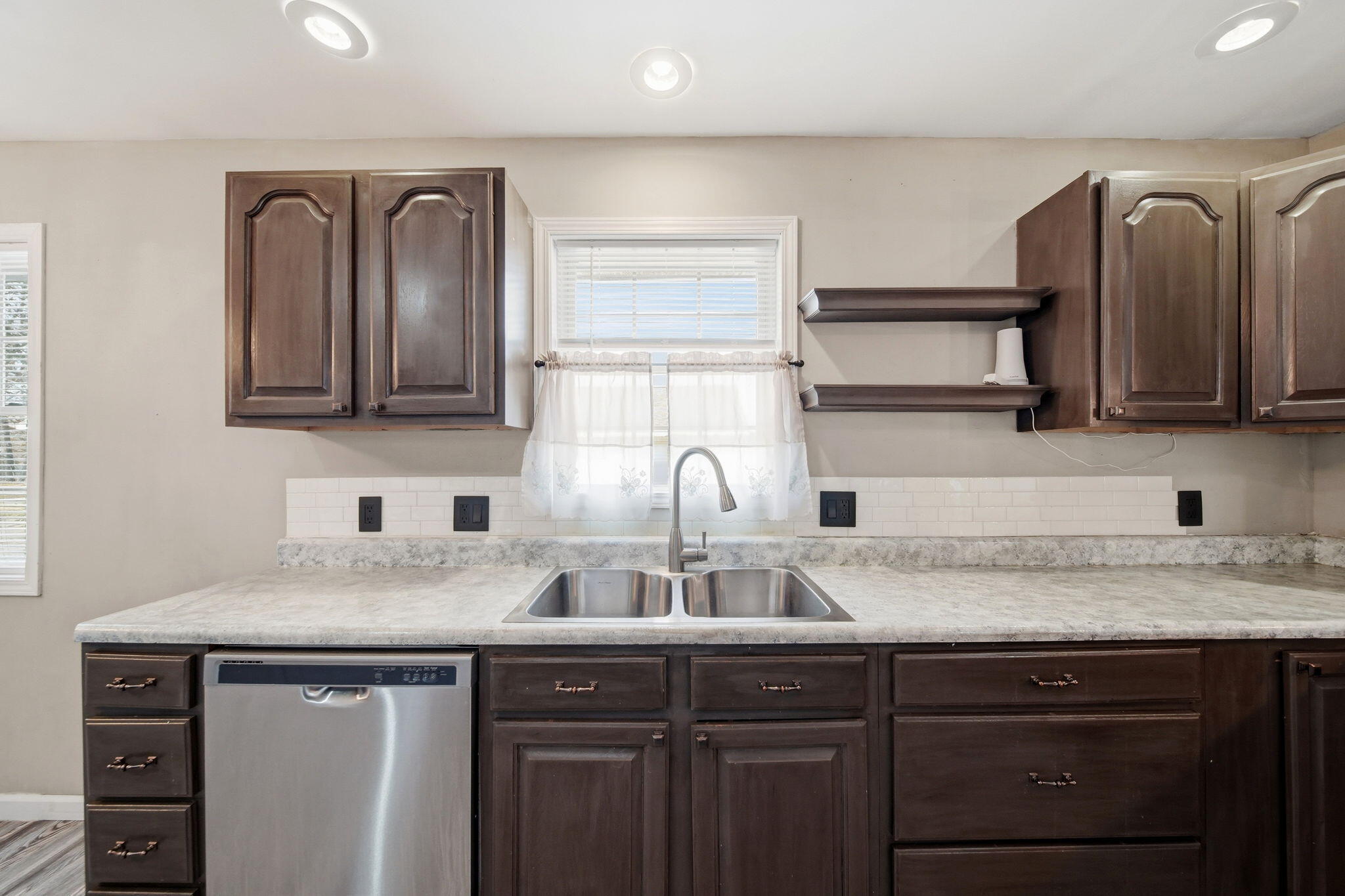 211 Hackett Street Jackson, MI 49201 - Photo 12 of 30 17-web-or-mls-DSC04231