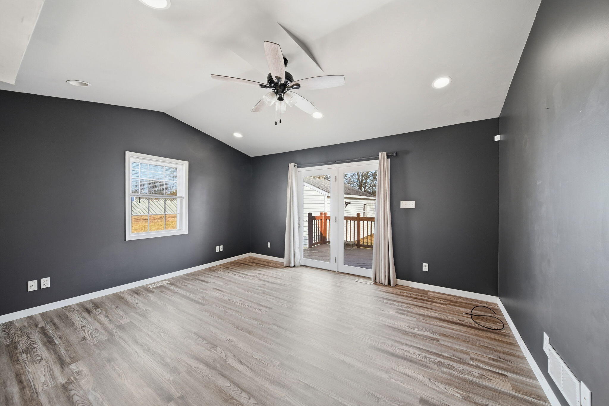 211 Hackett Street Jackson, MI 49201 - Photo 13 of 30 18-web-or-mls-DSC04237