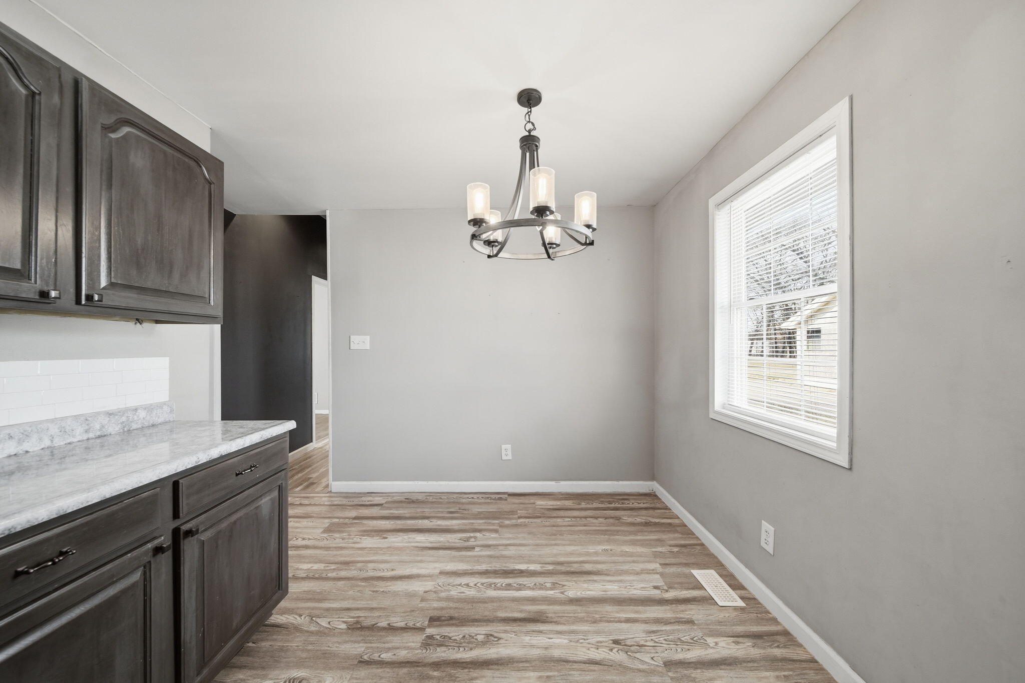 211 Hackett Street Jackson, MI 49201 - Photo 8 of 30 12-web-or-mls-DSC04196