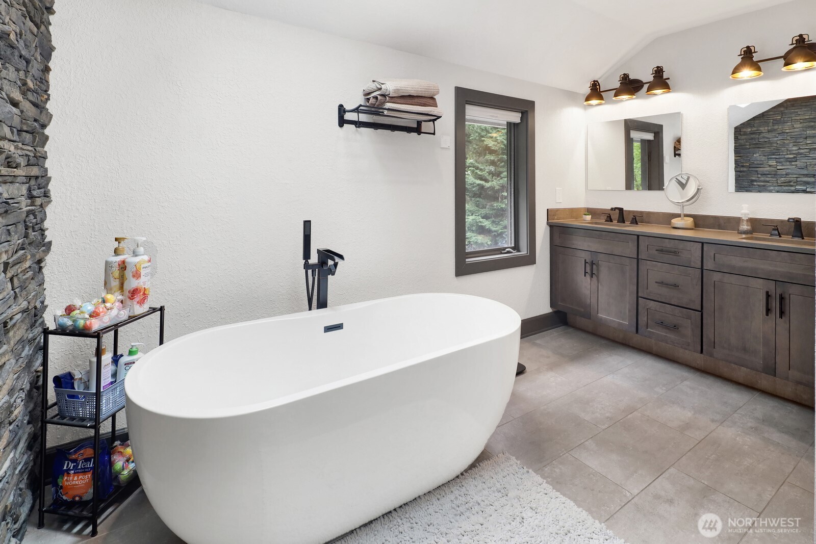1872 Governor Road Bellingham, WA 98229 - Photo 23 of 40 Gallery Image 23