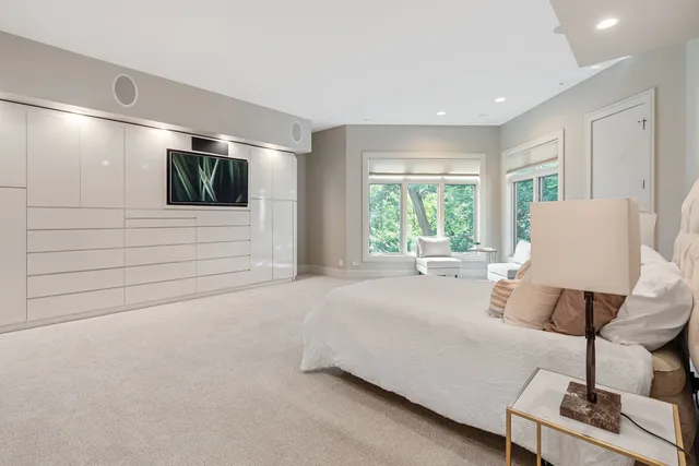 $2,100,000 | 1380 Rosemary Lane, Northbrook, IL 60062