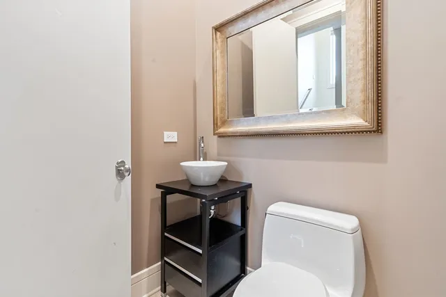 $2,100,000 | 1380 Rosemary Lane, Northbrook, IL 60062