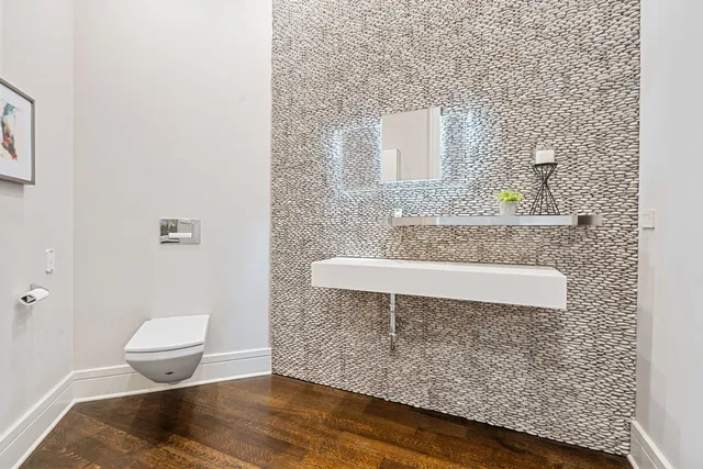 $2,100,000 | 1380 Rosemary Lane, Northbrook, IL 60062