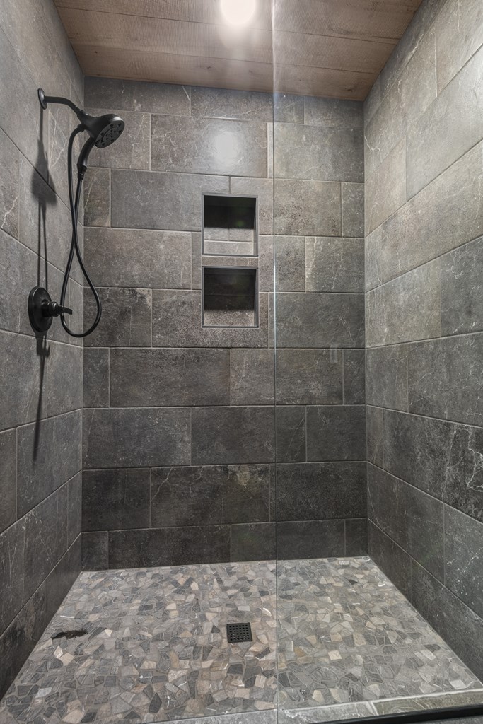4323 Hillside Road Egg Harbor, WI 54209 - Photo 29 of 49 Main Bathroom (3)