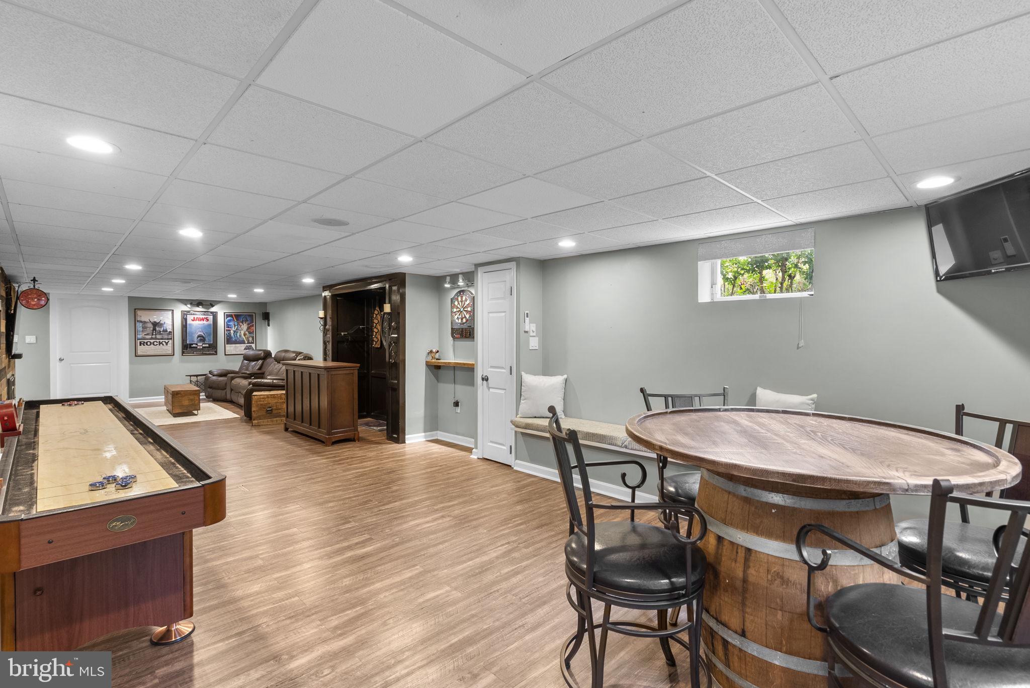 9006 Crestleigh Road Ellicott City, MD 21042 - Photo 46 of 73 Gallery Image 46