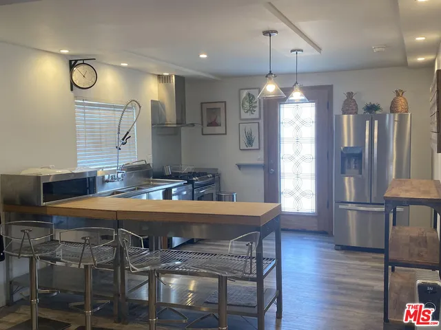 $4,200 | 4827 Saturn Street, Los Angeles, CA 90019