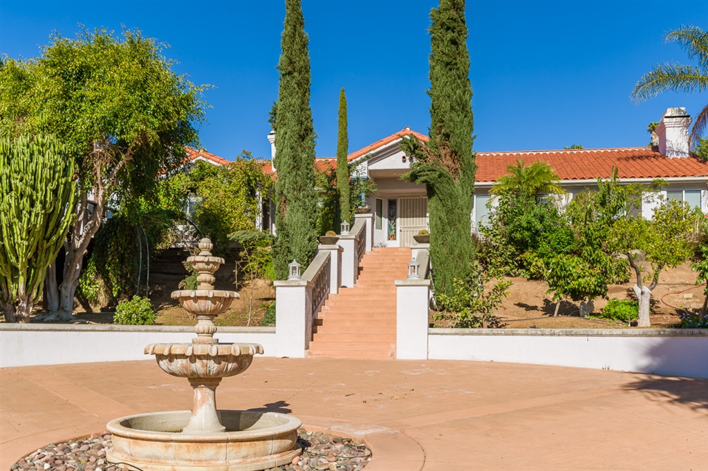 25143 Jack Rabbit Acres Escondido, CA 92026 - Photo 3 of 23 Gallery Image 3