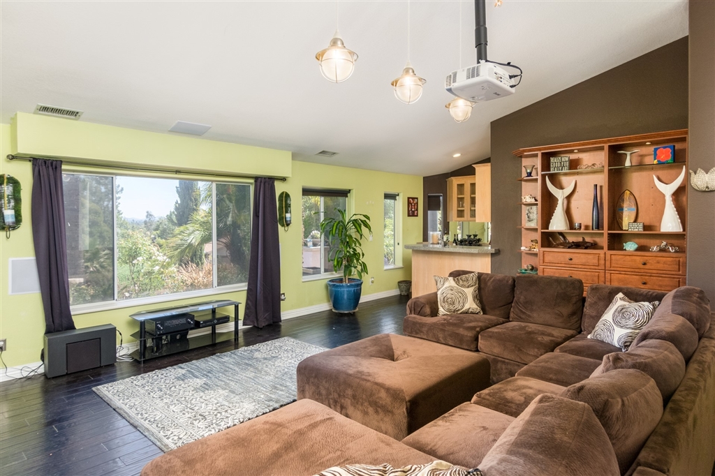25143 Jack Rabbit Acres Escondido, CA 92026 - Photo 9 of 23 Gallery Image 9
