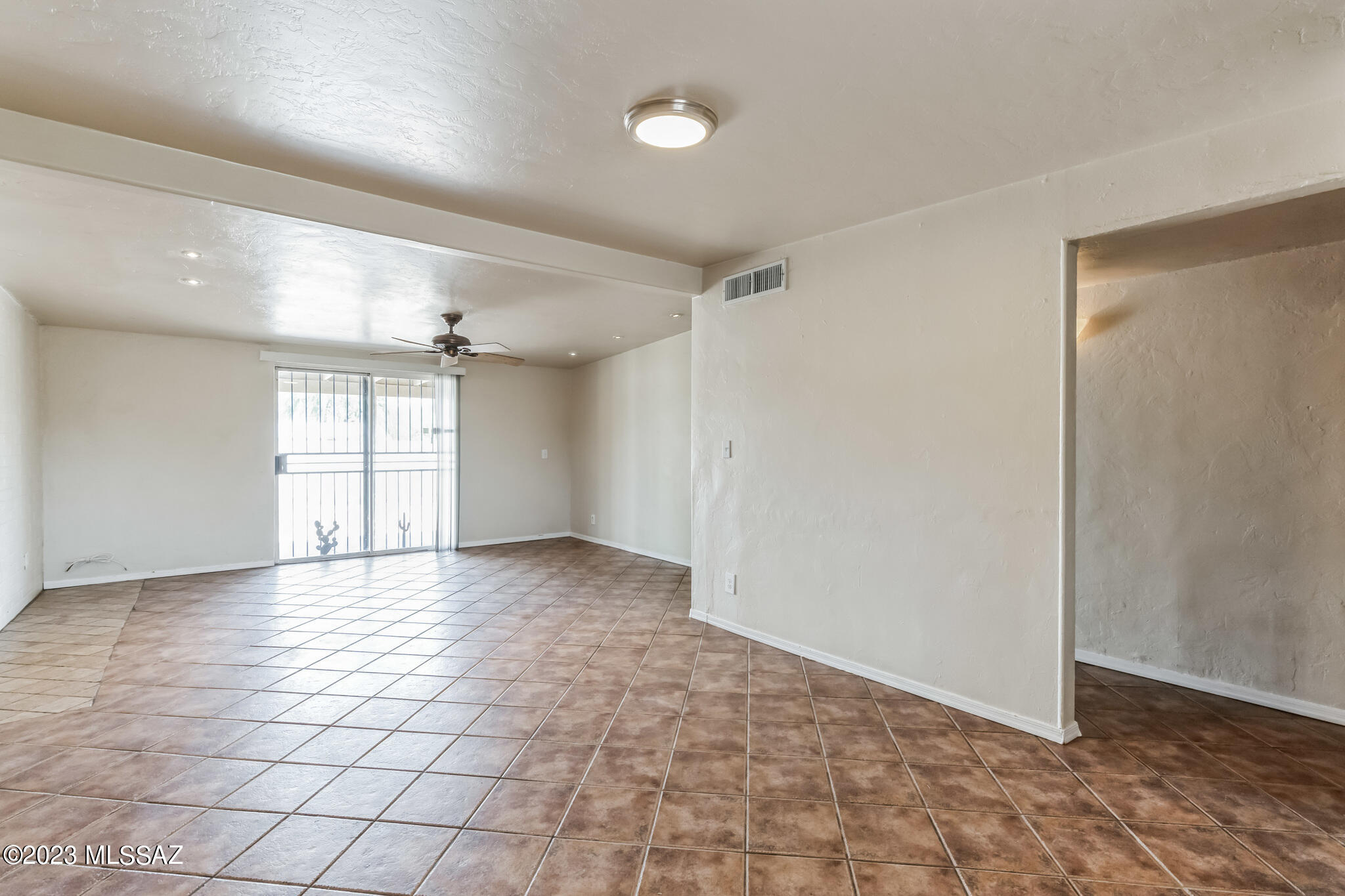7045 East Stella Road Tucson, AZ 85730 - Photo 4 of 27