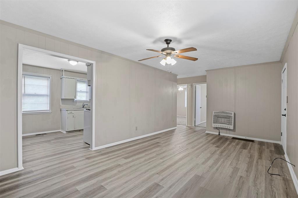 303 West Davis Street Blue Ridge, TX 75424 - Photo 3 of 12