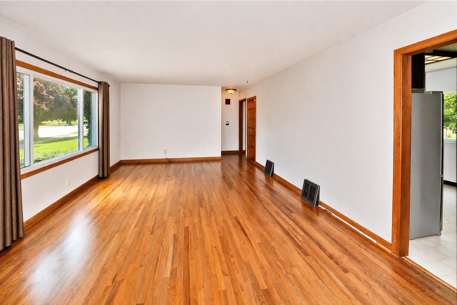 2618 James Boulevard Racine, WI 53403 - Photo 29 of 38 Bright and airy spacious living room