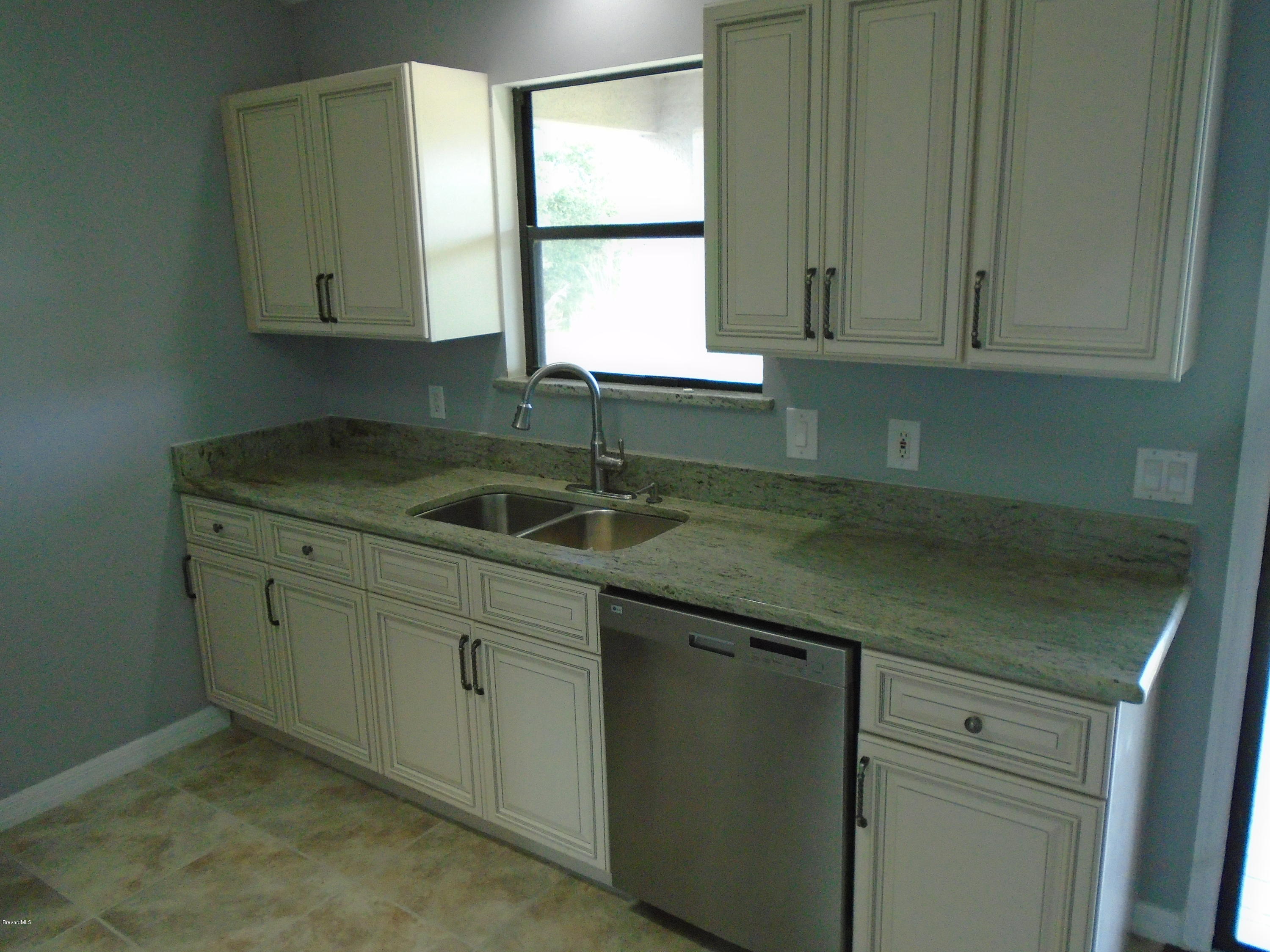2597 Simon Road Melbourne, FL 32904 - Photo 3 of 12 kitchen